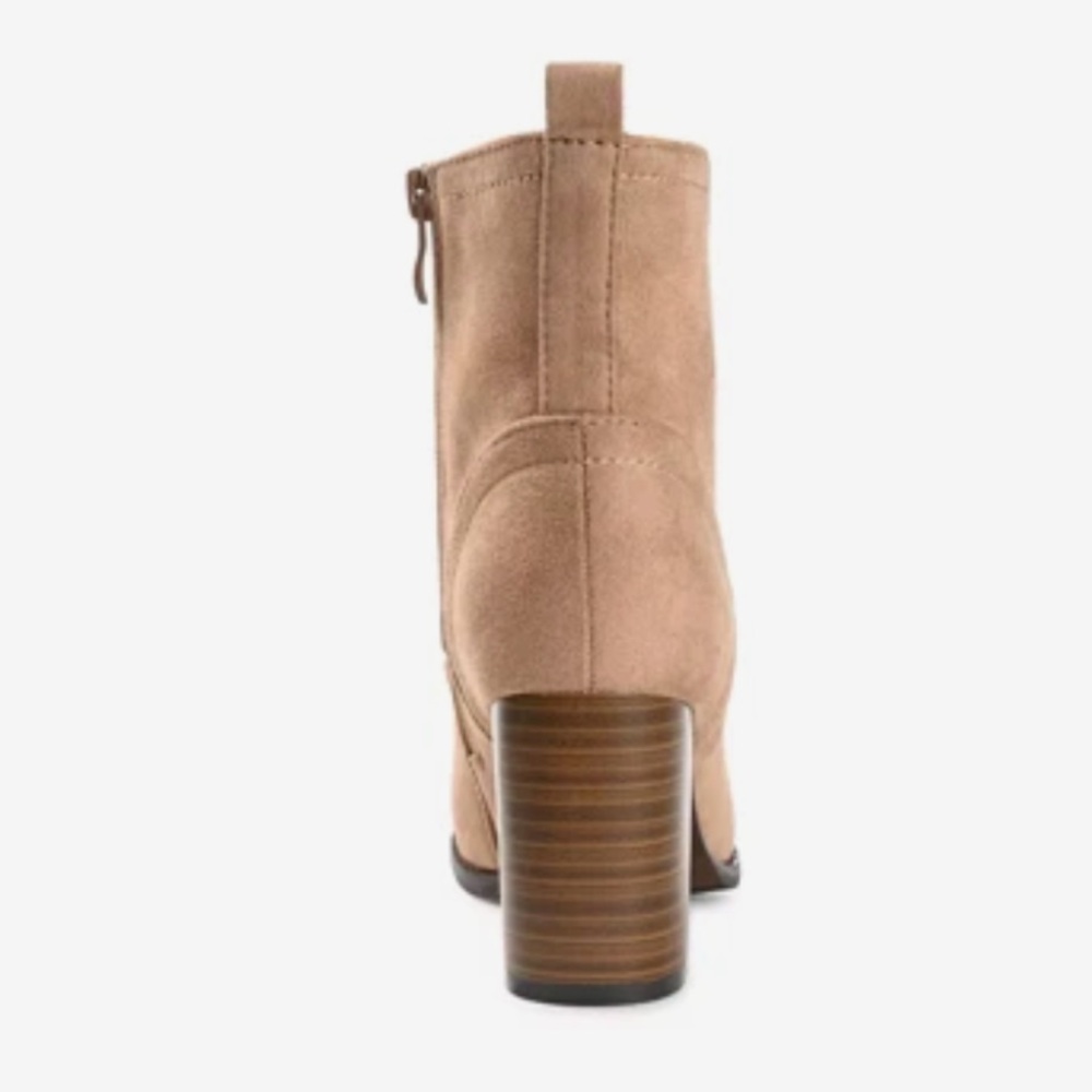 NIB Journee Collection “Baylor” taupe faux suede bootie, size 6.5 medium - Picture 10 of 13